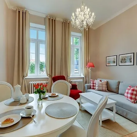 Be In - In The Heart Of The Old Town - Ogarna 10