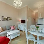 Be In - In The Heart Of The Old Town - Ogarna 10 *